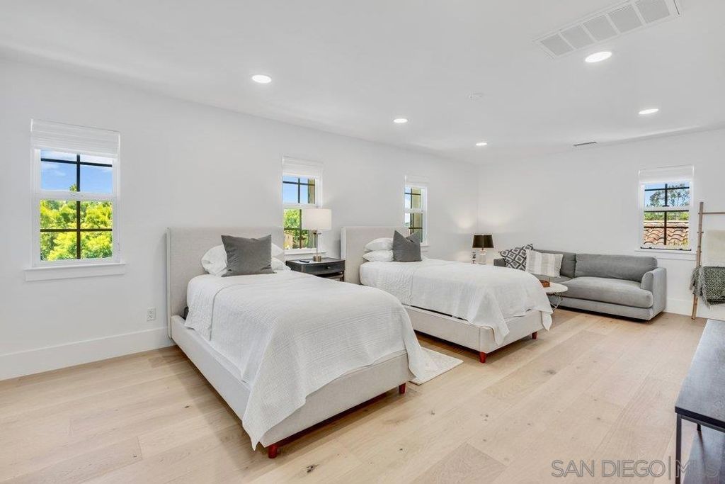 Image 33 of property listing at 7778 Tierra Tesoro, San Diego, CA 92127