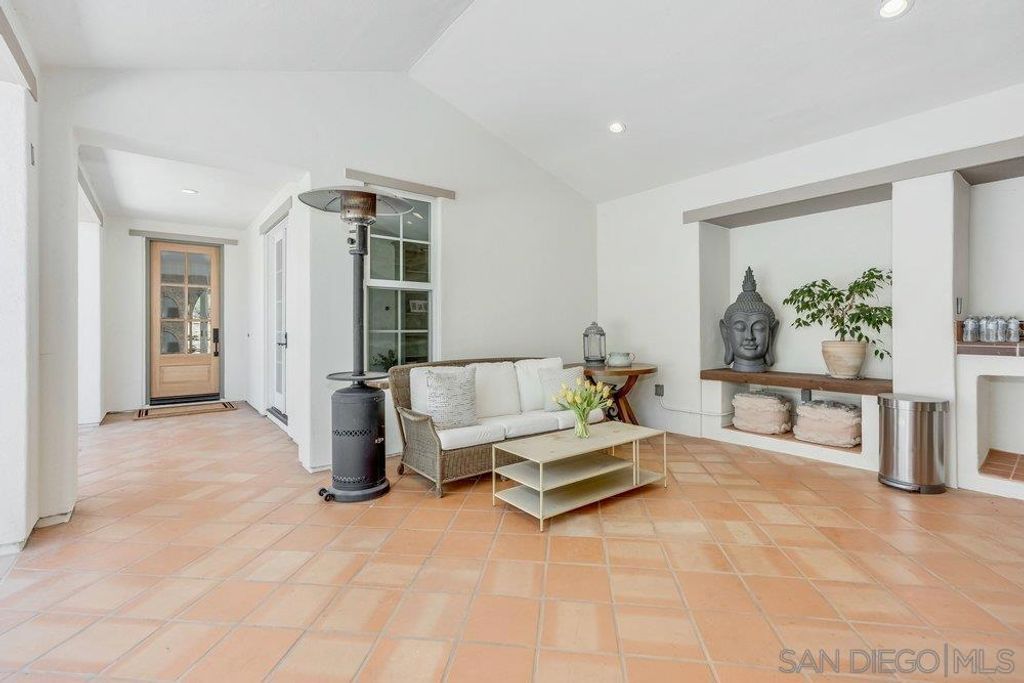 Image 6 of property listing at 7778 Tierra Tesoro, San Diego, CA 92127