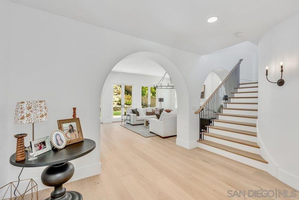 Image 7 of property listing at 7778 Tierra Tesoro, San Diego, CA 92127