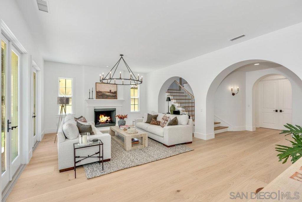 Image 9 of property listing at 7778 Tierra Tesoro, San Diego, CA 92127