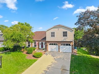 140 Amherst Drive, Bartlett, IL 60103