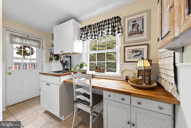 410 ABSECON TER, Tuckerton, NJ 08087