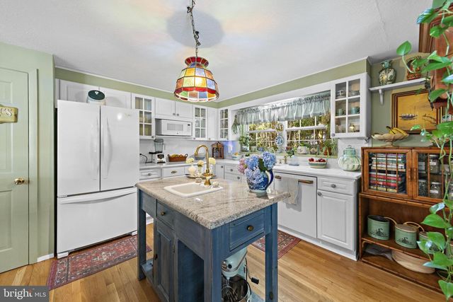 410 ABSECON TER, Tuckerton, NJ 08087