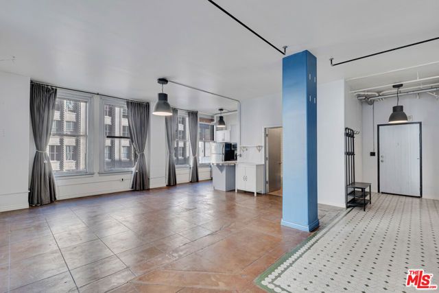 215 W 7th Street 811, Los Angeles, CA 90014