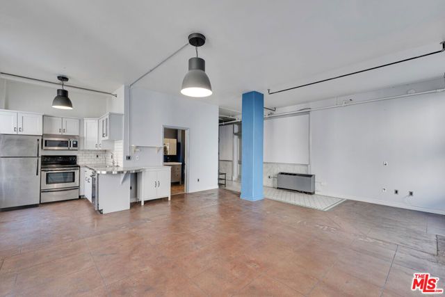 215 W 7th Street 811, Los Angeles, CA 90014