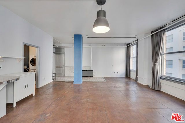 215 W 7th Street 811, Los Angeles, CA 90014