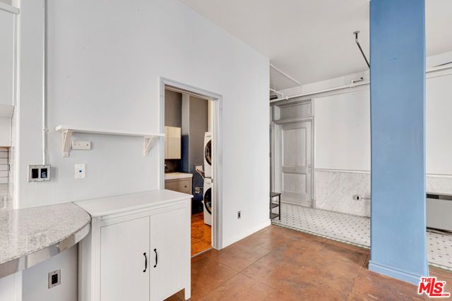 215 W 7th Street 811, Los Angeles, CA 90014