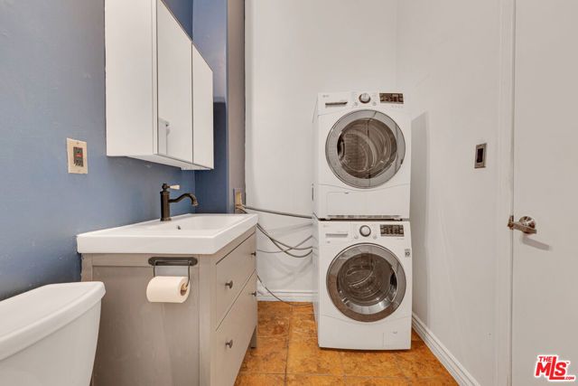 215 W 7th Street 811, Los Angeles, CA 90014
