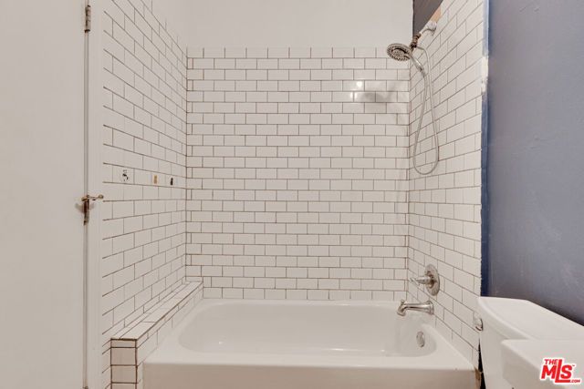 215 W 7th Street 811, Los Angeles, CA 90014