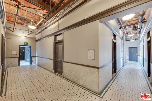 215 W 7th Street 811, Los Angeles, CA 90014