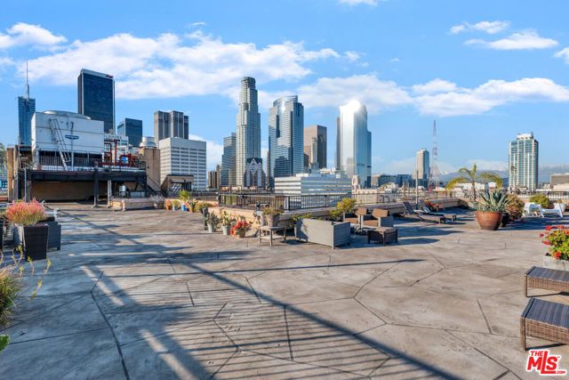 215 W 7th Street 811, Los Angeles, CA 90014