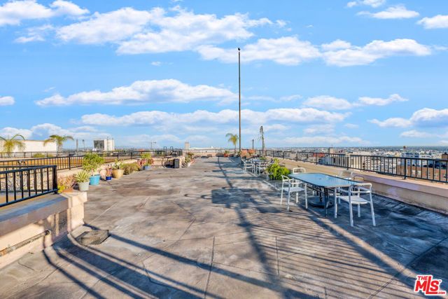 215 W 7th Street 811, Los Angeles, CA 90014