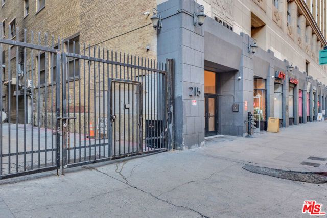 215 W 7th Street 811, Los Angeles, CA 90014
