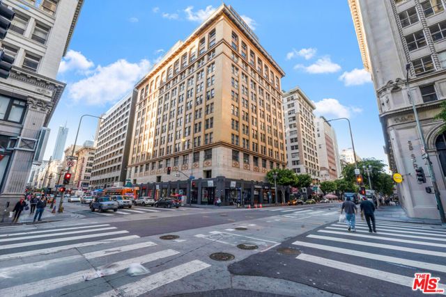 215 W 7th Street 811, Los Angeles, CA 90014