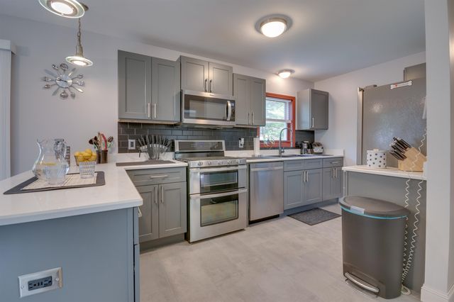 82 Learned Drive, Westford, VT 05494