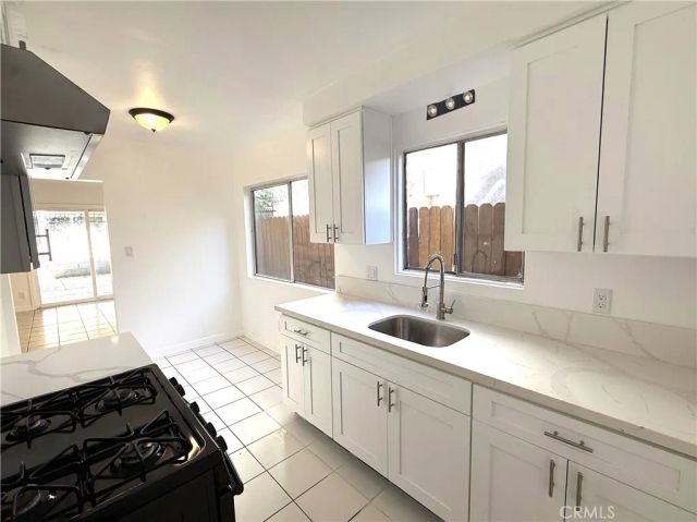 8435 Willis Ave, Panorama City, CA 91402