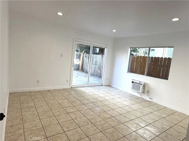 8435 Willis Ave, Panorama City, CA 91402