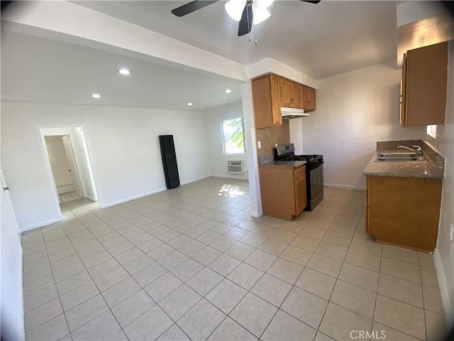 8435 Willis Ave, Panorama City, CA 91402