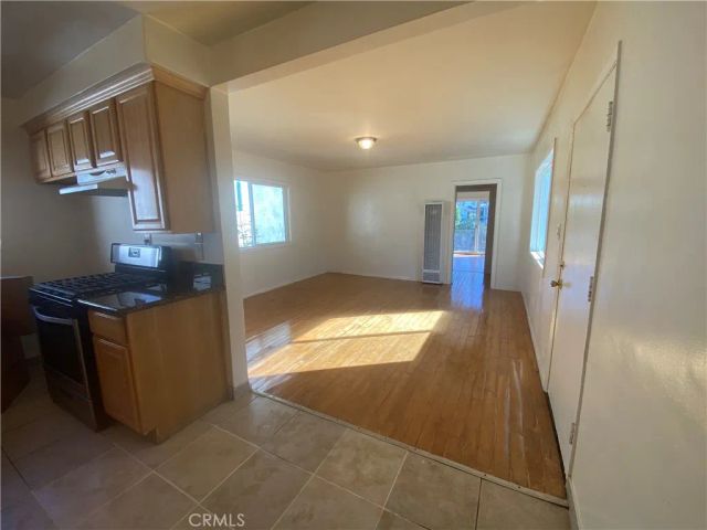 8435 Willis Ave, Panorama City, CA 91402