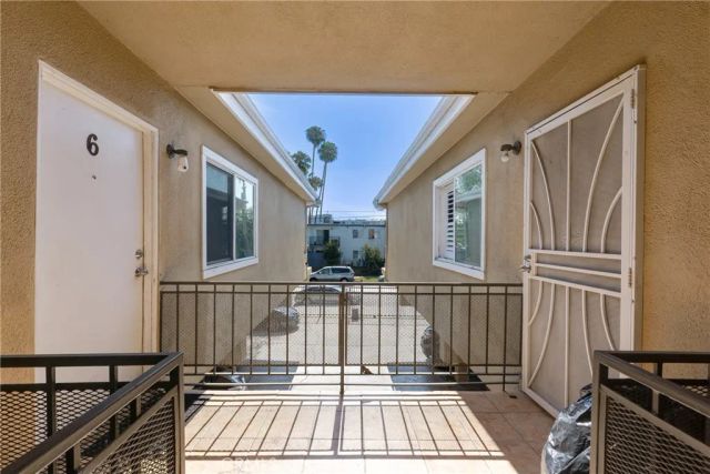8435 Willis Ave, Panorama City, CA 91402