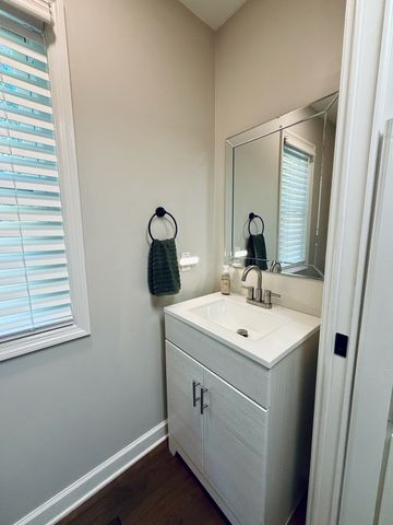 320 Spring Valley Dr, Cottontown, TN 37048
