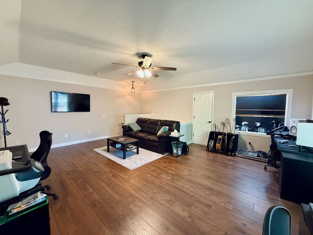 320 Spring Valley Dr, Cottontown, TN 37048