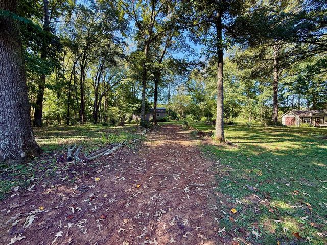 320 Spring Valley Dr, Cottontown, TN 37048