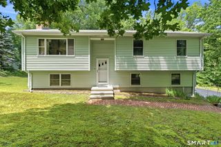 19 Holmes Road, East Lyme, CT 06333