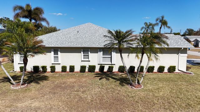 6049 Travelers Way, Fort Pierce, FL 34982