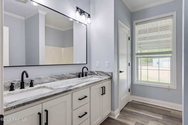 1402 L Dubois Road, New Iberia, LA 70560