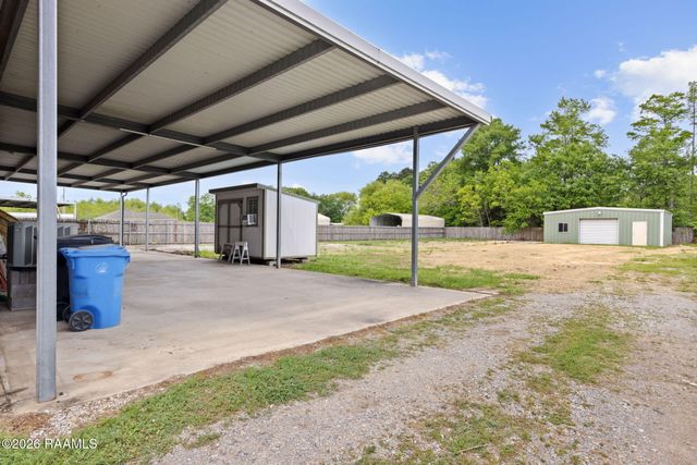 1402 L Dubois Road, New Iberia, LA 70560