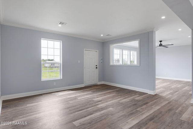 1402 L Dubois Road, New Iberia, LA 70560