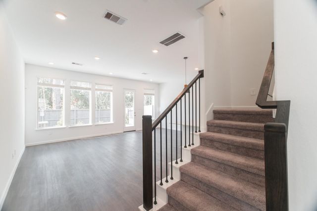 670 Royal Arch Drive, Conroe, TX 77304