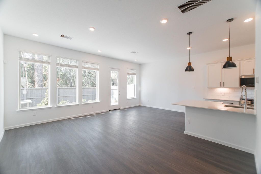 670 Royal Arch Drive, Conroe, TX 77304