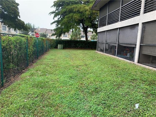 2830 Riverside Drive 102-a, Coral Springs, FL 33065
