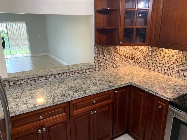 2830 Riverside Drive 102-a, Coral Springs, FL 33065