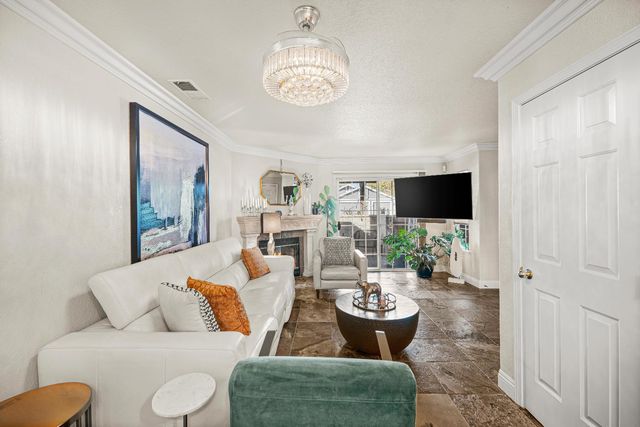 568 Regis Dr, Sacramento, CA 95838