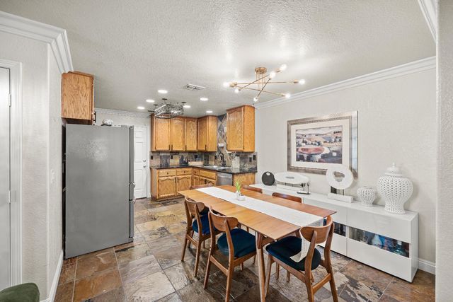 568 Regis Dr, Sacramento, CA 95838