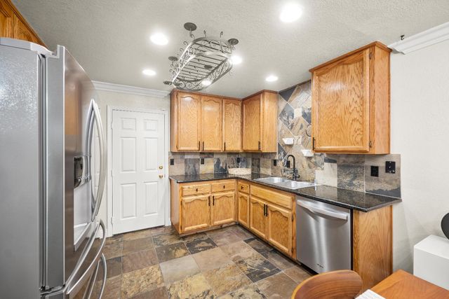 568 Regis Dr, Sacramento, CA 95838