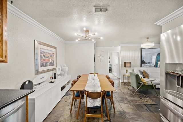 568 Regis Dr, Sacramento, CA 95838