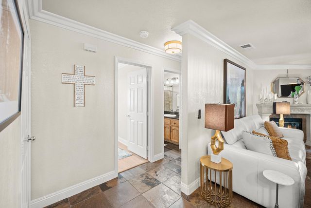 568 Regis Dr, Sacramento, CA 95838