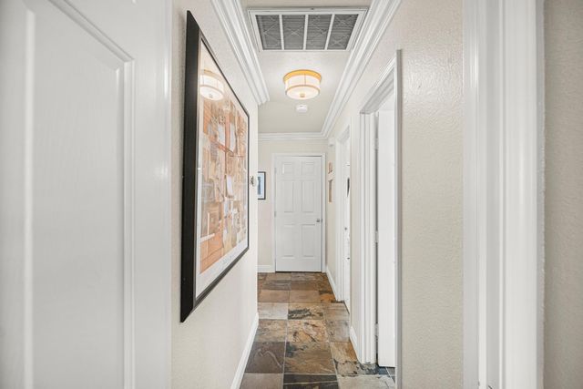 568 Regis Dr, Sacramento, CA 95838