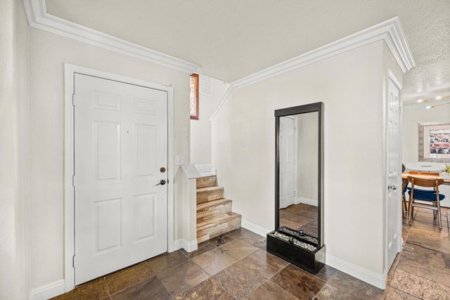 568 Regis Dr, Sacramento, CA 95838