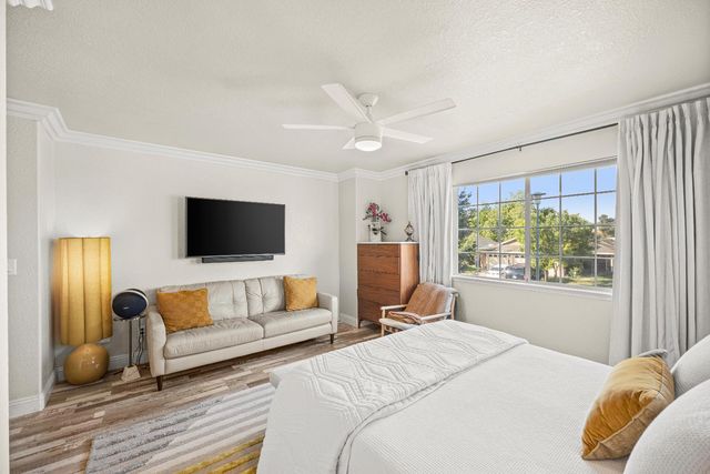 568 Regis Dr, Sacramento, CA 95838