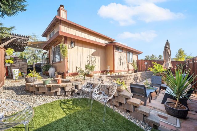 568 Regis Dr, Sacramento, CA 95838