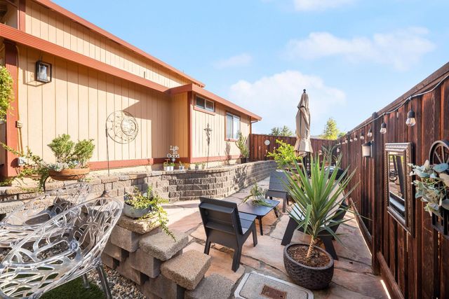 568 Regis Dr, Sacramento, CA 95838