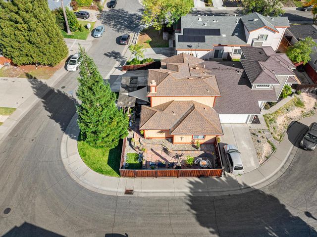 568 Regis Dr, Sacramento, CA 95838