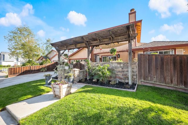 568 Regis Dr, Sacramento, CA 95838