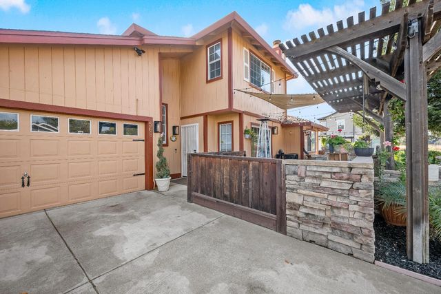 568 Regis Dr, Sacramento, CA 95838