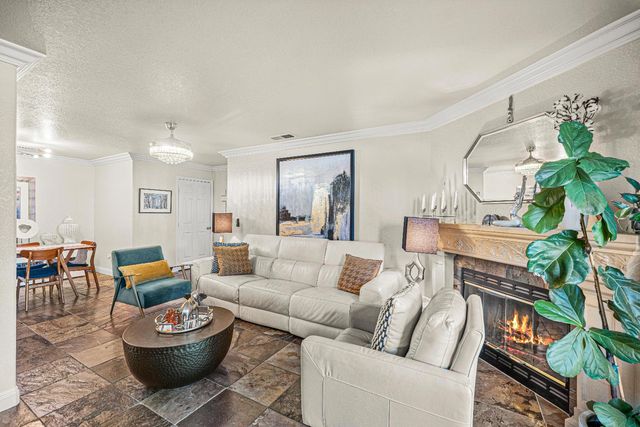 568 Regis Dr, Sacramento, CA 95838